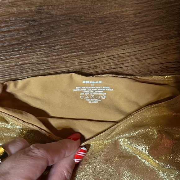 3X Skims Gold Long Sleeve Fits Everybody Top - Picture 4 of 8